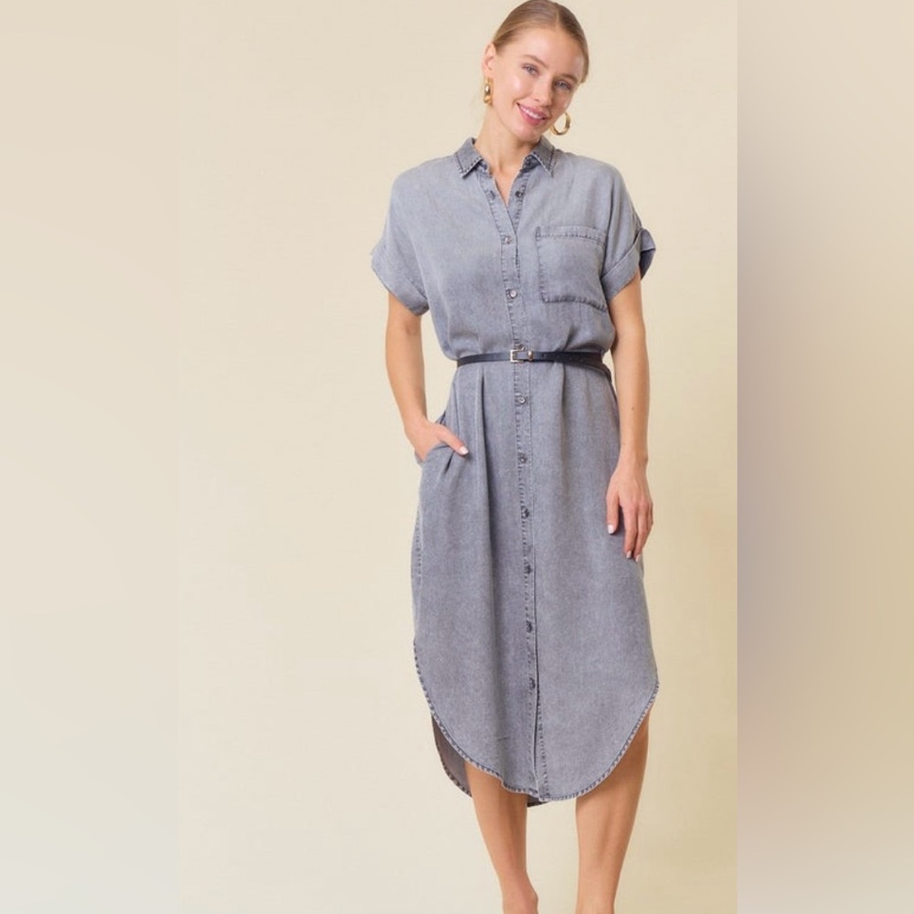 Doe & Rae Blue Midi Dress